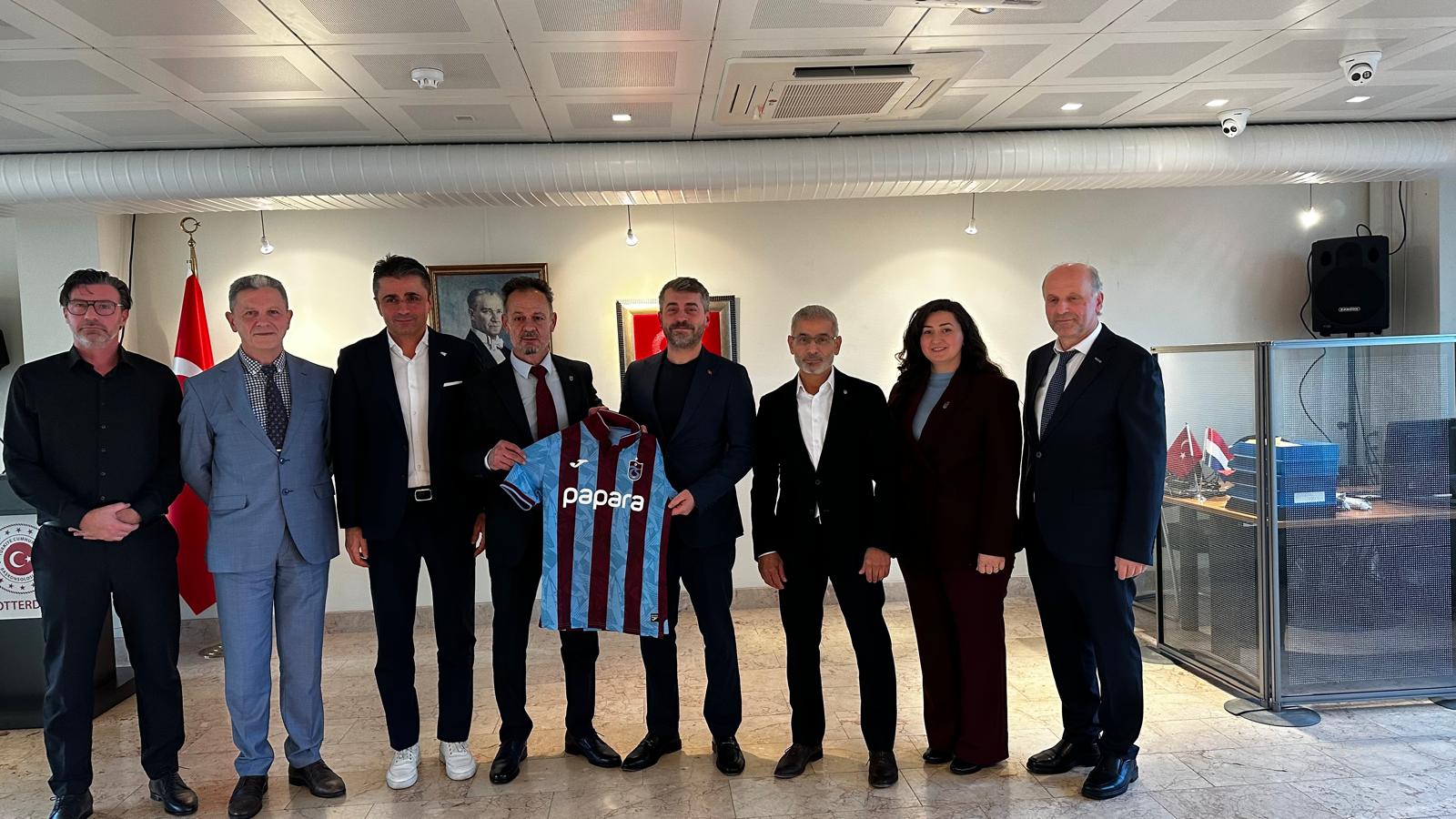 Bezoek Consulaat Rotterdam